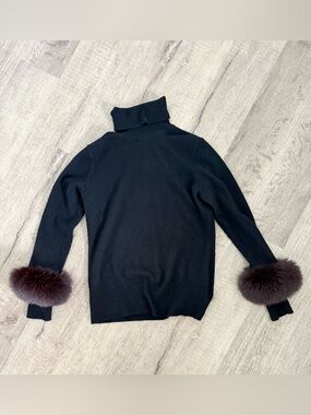 Neiman Marcus 100% Cashmere Turtleneck Sweater Real Fox Fur Cuffs Size S
